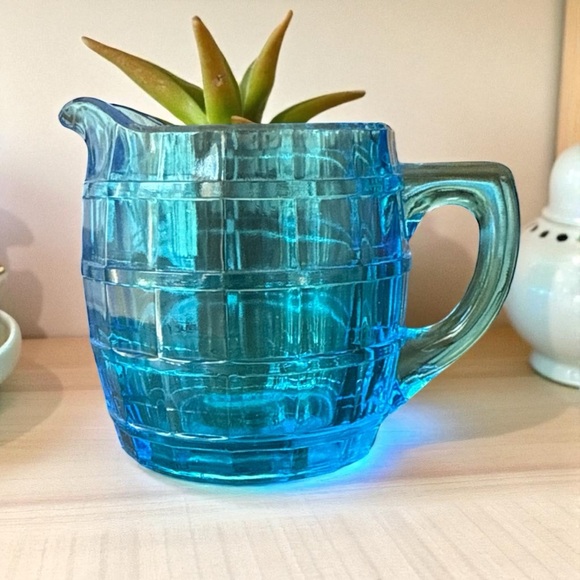 Vintage Tiara Indiana Glass "Barrel" creamer in aqua blue. - Picture 2 of 5